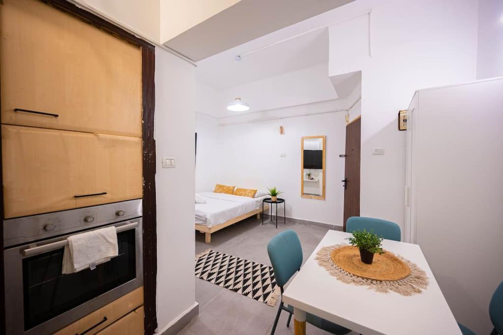 Studio Apartment In Ben Yehuda Cozy And Convinent Tel-Aviv Kültér fotó
